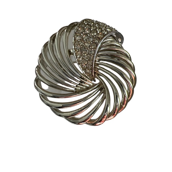 Vintage Marbourx ( Marcel Boucher) Brooch stamped # 649  Silver tone Rhinestones - Picture 3 of 7